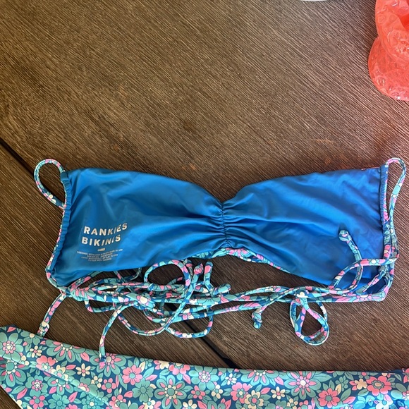 Frankie’s Bikinis Set - Picture 2 of 4